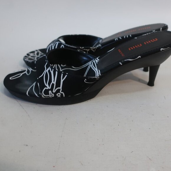 Authentic Miu Miu Black White Floral Graphic Image Slip-On Mule Heel 37.5 US/7.5 - Picture 8 of 15